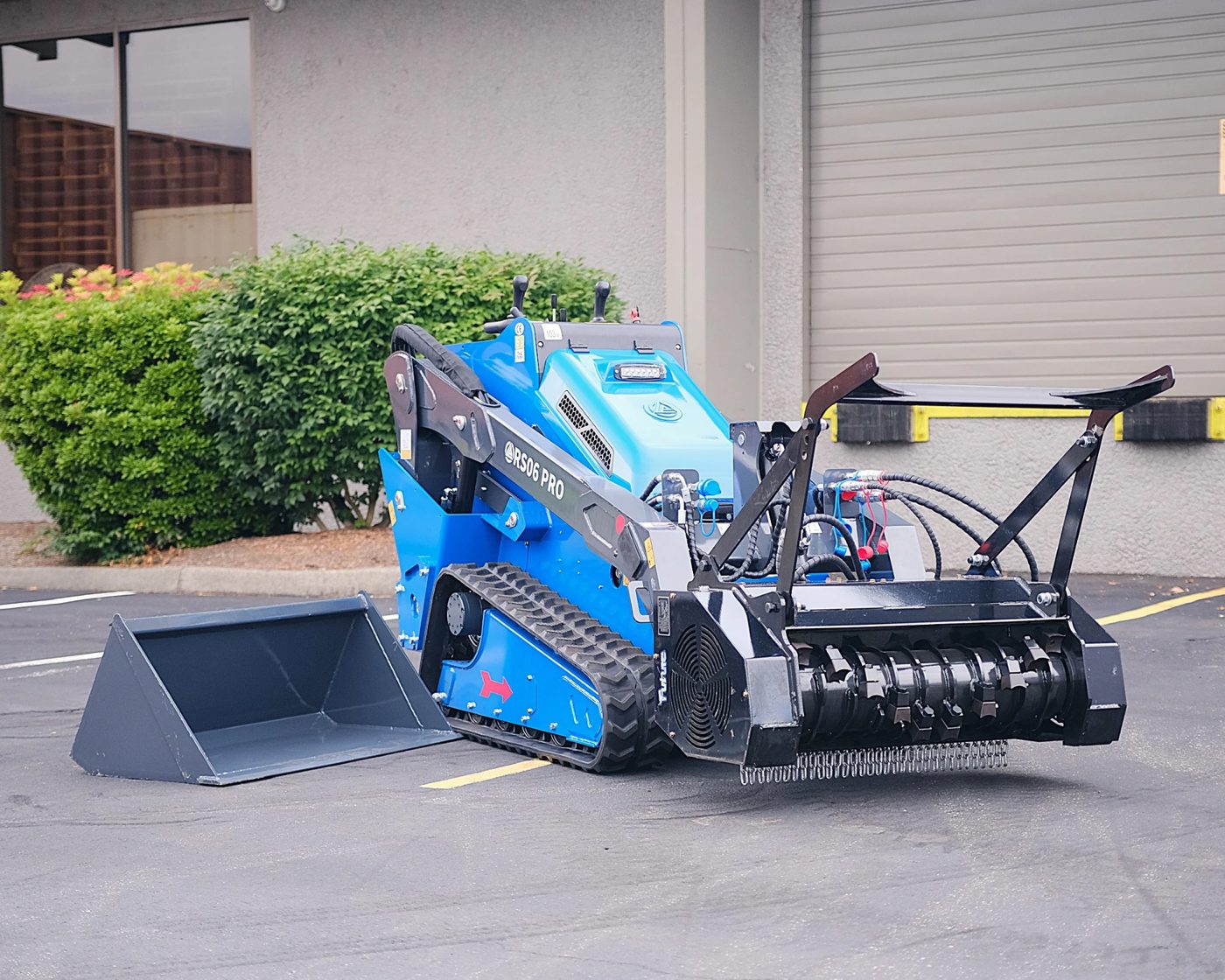 RS06 Pro running a forestry mulcher